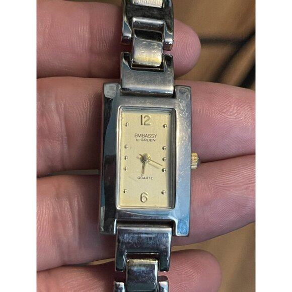 Vintage Embassy by Gruen‎ Analog Watch Silver Tone - (needs Battery) - Picture 1 of 9